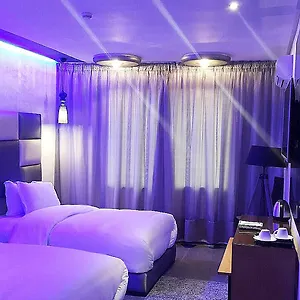 Otel The Seven